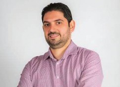 μανουσακης