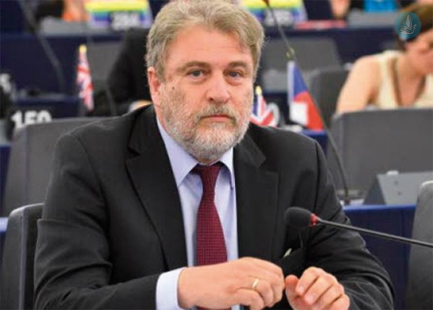 Νότης Μαριάς