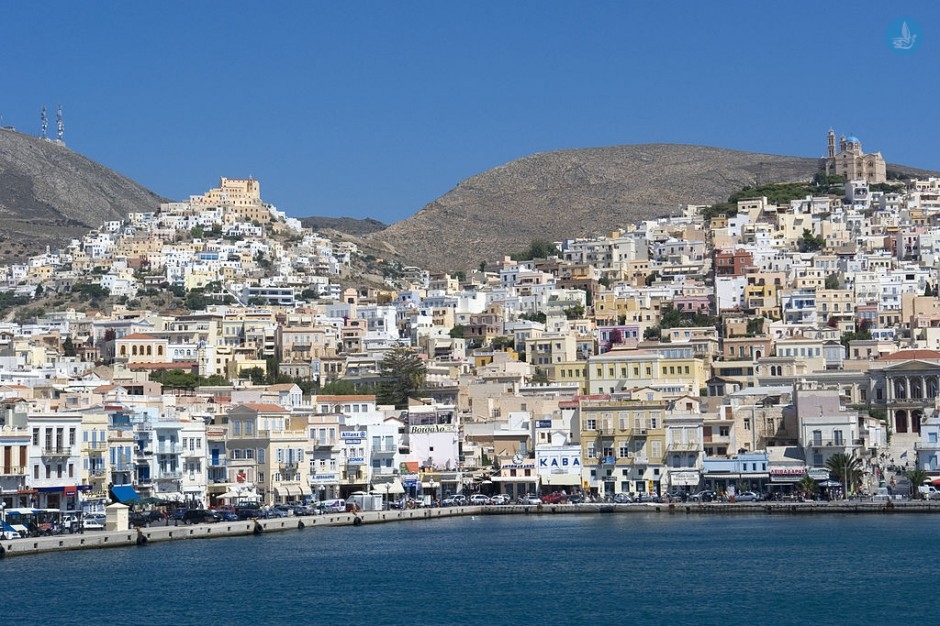 1024px-Syros_Ano_Syros_u_Ermoupolis140707