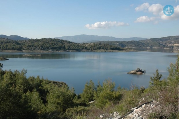 λίμνη