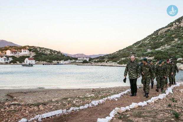Δένδιας