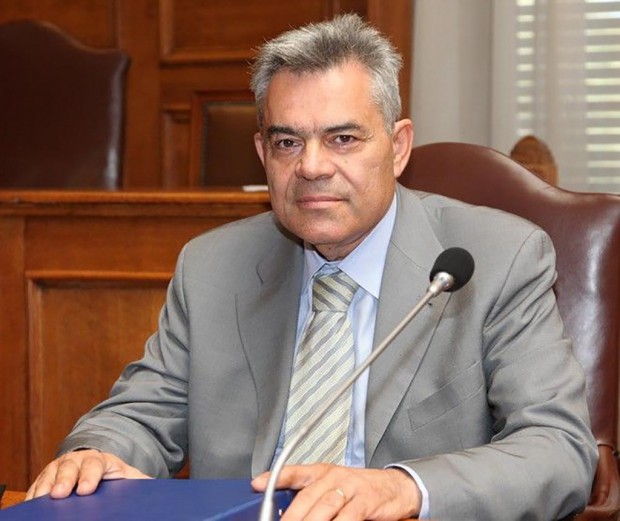 Μαντέλης