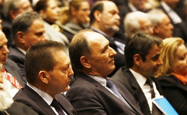 Σταθάκης Στουρνάρας