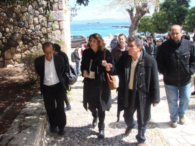 H Τ. Χριστοδουλοπούλου στην Κω-Προσωρινή στέγαση για τους μετανάστες-Αντιδράσεις (βίντεο)