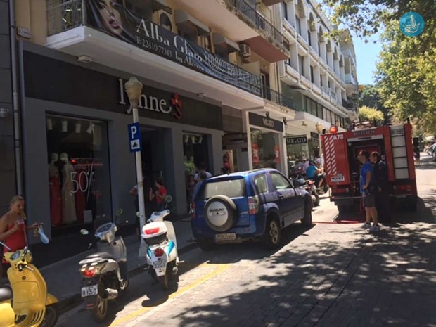 Φωτιά σε κατάστημα ενδυμάτων στην Πλ. Κύπρου
