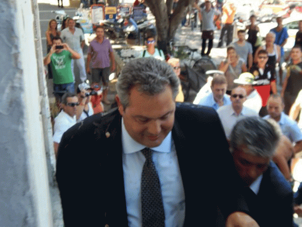 Στοχοποιεί αστυνομικό ο Καμμένος για την επίθεση που δέχτηκε στην Κω