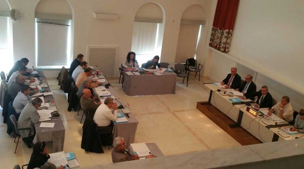 «Ναι» στην προσφυγή στο ΣτΕ για την κατάργηση των μειωμένων συντελεστών ΦΠΑ, είπε το Περιφερειακό Συμβούλιο