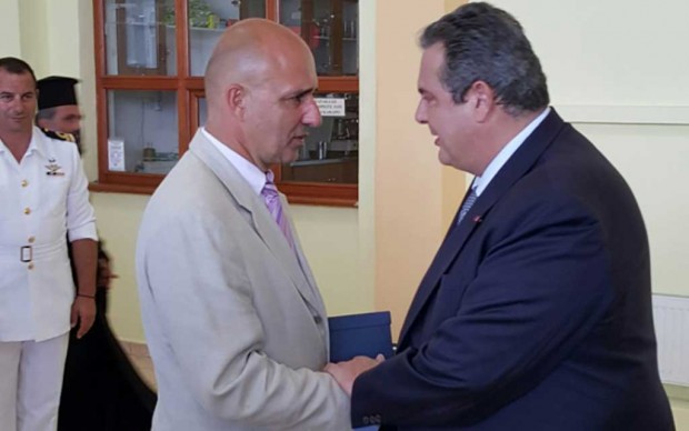κόλλιας καμμένος