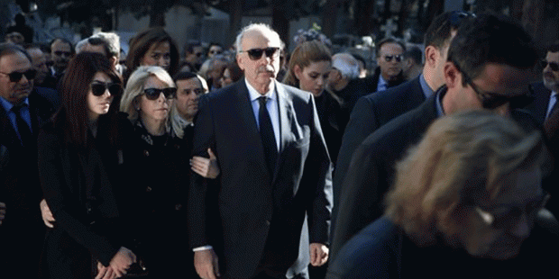 Συντετριμμένος ο Μεϊμαράκης αποχαιρέτησε την αδελφή του