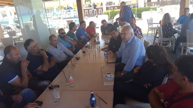 Συνάντηση του Δημήτρη Γάκη με εργαζόμενους στην πρώην ΔΕΥΑ Ιαλυσού