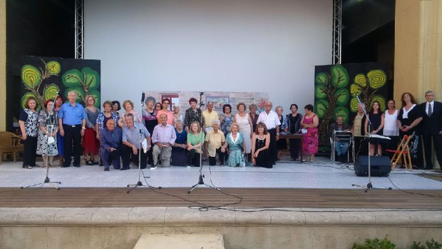 Απόλυτα επιτυχημένη η θεατρική παράσταση «Επιστροφή στα νιάτα» του ΚΑΠΗ ΡΟΔΟΥ