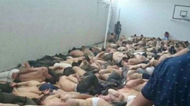 Σοκάρει η εικόνα των δεμένων, ημίγυμνων,δεμένων πισθάγκωνα Τούρκων στρατιωτών