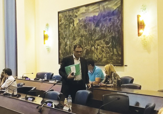 Επεισοδιακή η συνεδρίαση του δημοτικού συμβουλίου Ρόδου
