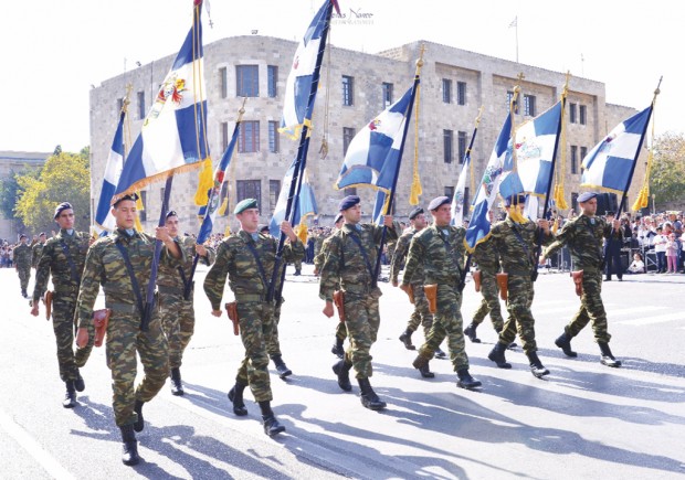 Με λαμπρότητα εορτάστηκε στη Ρόδο η 76η επέτειος της 28ης Οκτωβρίου