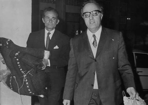 Ο ανακριτής Σαρτζετάκης και η δολοφονία Λαμπράκη-Προδημοσίευση από το βιβλίο του πρώην Προέδρου της Δημοκρατίας