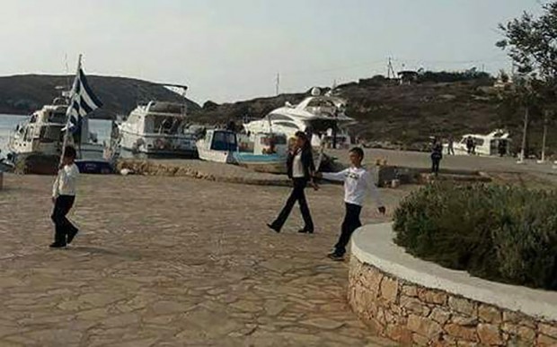 Η πιο μικρή παρέλαση στους Αρκιούς, με δύο μαθητές