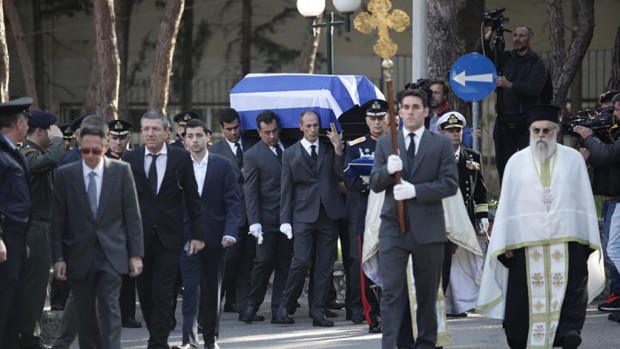 Με τιμές αρχηγού κράτους η εξόδιος ακολουθία για τον K. Στεφανόπουλο