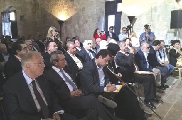 Ειδικά μέτρα για τα νησιά ζητούν οι δήμαρχοι του Νοτίου Αιγαίου
