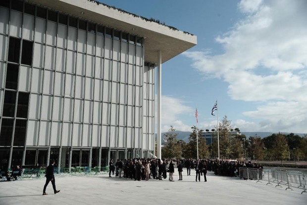 Ουρές στο Ίδρυμα Νιάρχος για την ομιλία Ομπάμα