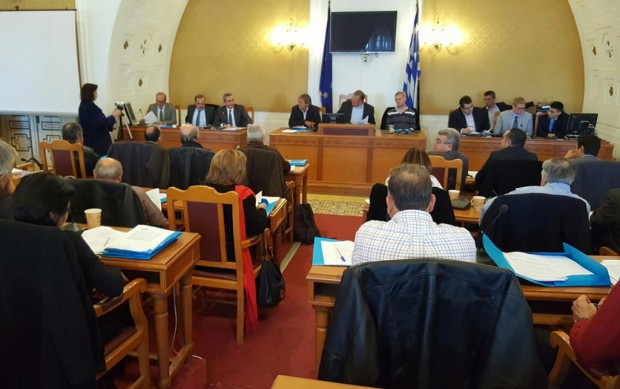Για εμπαιγμό και υπαναχώρηση από τις εξαγγελίες της Νισύρου, καταγγέλλει τον πρωθυπουργό το Περιφερειακό Συμβούλιο Νοτίου Αιγαίου