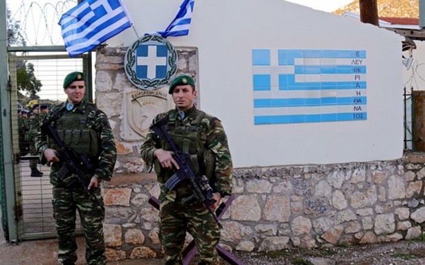 στρατιώτες