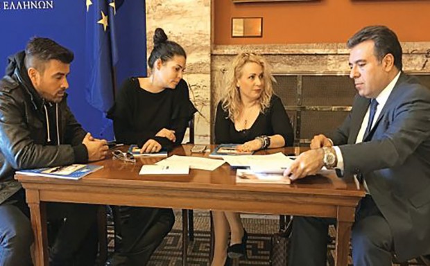 Η συνάντηση του Μ. Κόνσολα με την Αναστασία και Μαρία Κορινθίου