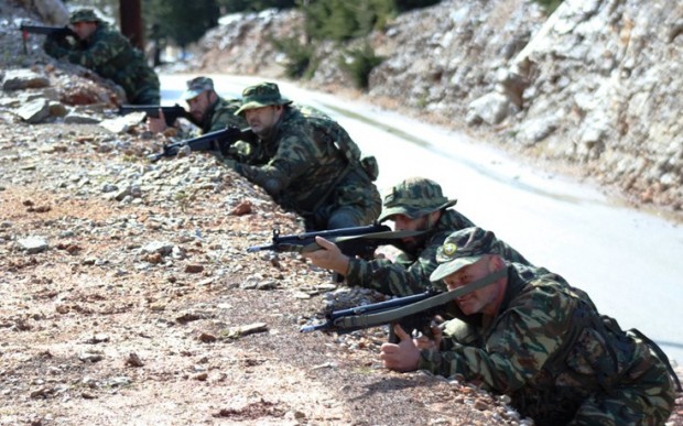 στρατιωτες