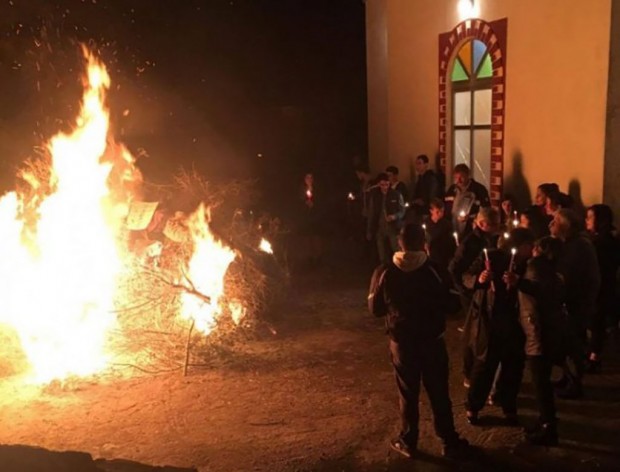 Απίστευτο: Έκαψαν παίκτη από το Survivor αντί για τον Ιούδα στην Ανάσταση