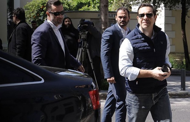 Τσίπρας: Θα έχουμε συμφωνία, αλλά ό,τι και να σας πω, είναι Πρωταπριλιά και δεν θα το πιστέψετε