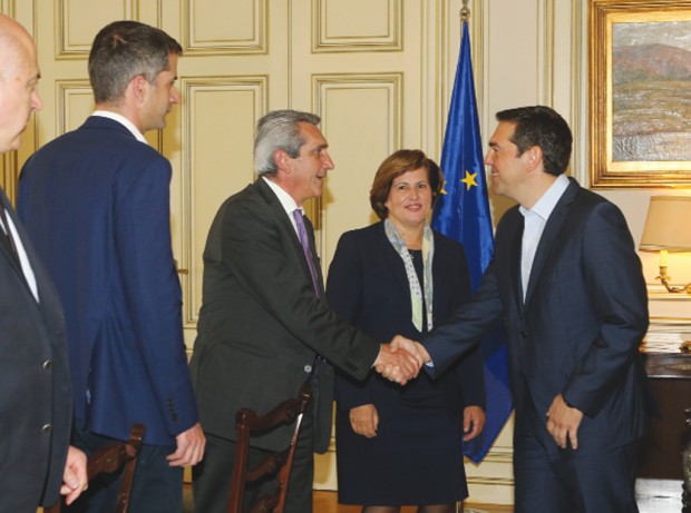 Τσίπρας προς περιφερειάρχες: «Θέλω να σχεδιάσουμε μαζί την επόμενη ημέρα»