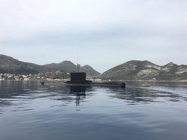 Εντυπωσιακές εικόνες: Το υποβρύχιο «Αμφιτρίτη» στο Καστελλόριζο