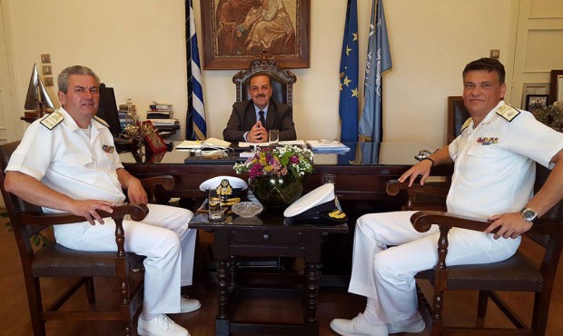 συνάντηση λιμενικού