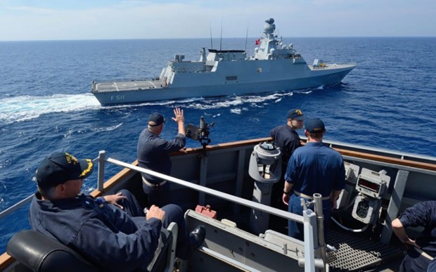 Η φρεγάτα Ναβαρίνο έδιωξε τουρκική κορβέτα «στελθ»