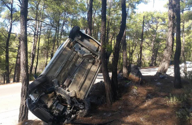 Τύχη βουνό είχαν οι δύο τουρίστες μετά το “κάρφωμα” στα δέντρα