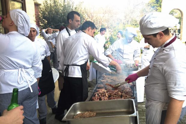 ΤΟΥΡΙΣΤΙΚΗ ΣΧΟΛΗ ΤΣΚΙΝΟΠΕΜΠΤΗ