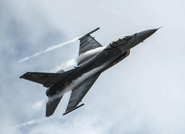To F-16 Viper σε μία φαντασμαγορική εμφάνιση στη Ρόδο – ΒΙΝΤΕΟ