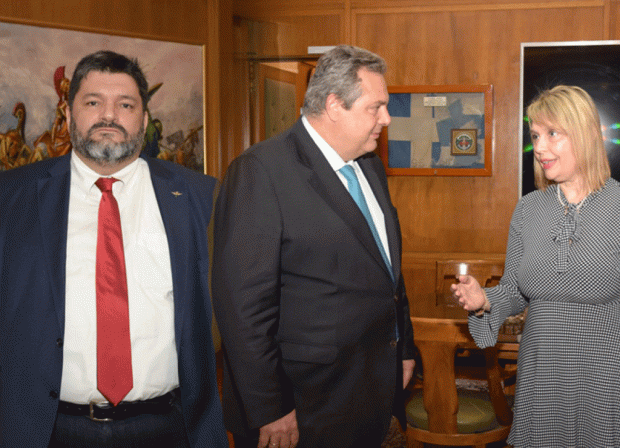 Οι επαφές Καμμένου και τα σενάρια για Δεξιά «Ελιά»