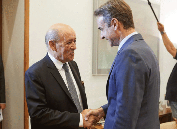Ανησυχία για την συμπεριφορά της Τουρκίας στο Αιγαίο εξέφρασε ο Μητσοτάκης στον Γάλλο ΥΠΕΞ