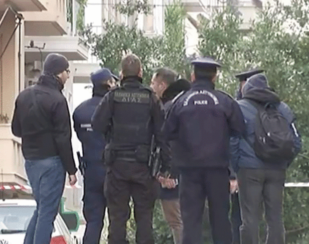 Eκρηξη βόμβας στο Κολωνάκι-Τραυματίας αστυνομικός