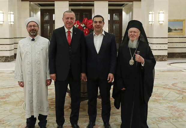 Οι μουφτήδες και οι 8 «τρομοκράτες» στον τουρκικό Τύπο για τη συνάντηση Ερντογάν-Τσίπρα