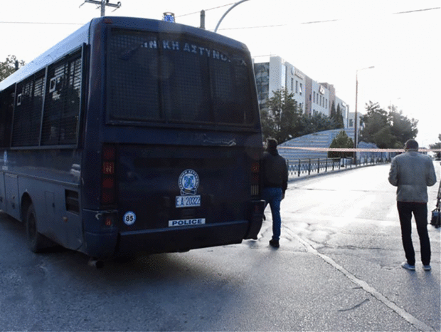 Χειροβομβίδα στο ρωσικό προξενείο – Τι βλέπουν οι Αρχές
