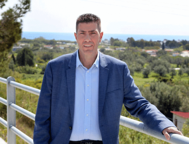 Νίκος Νικολής