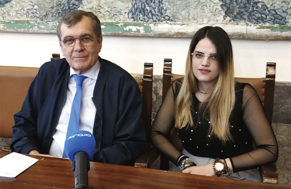 KPEMAΣTINOΣ Δ