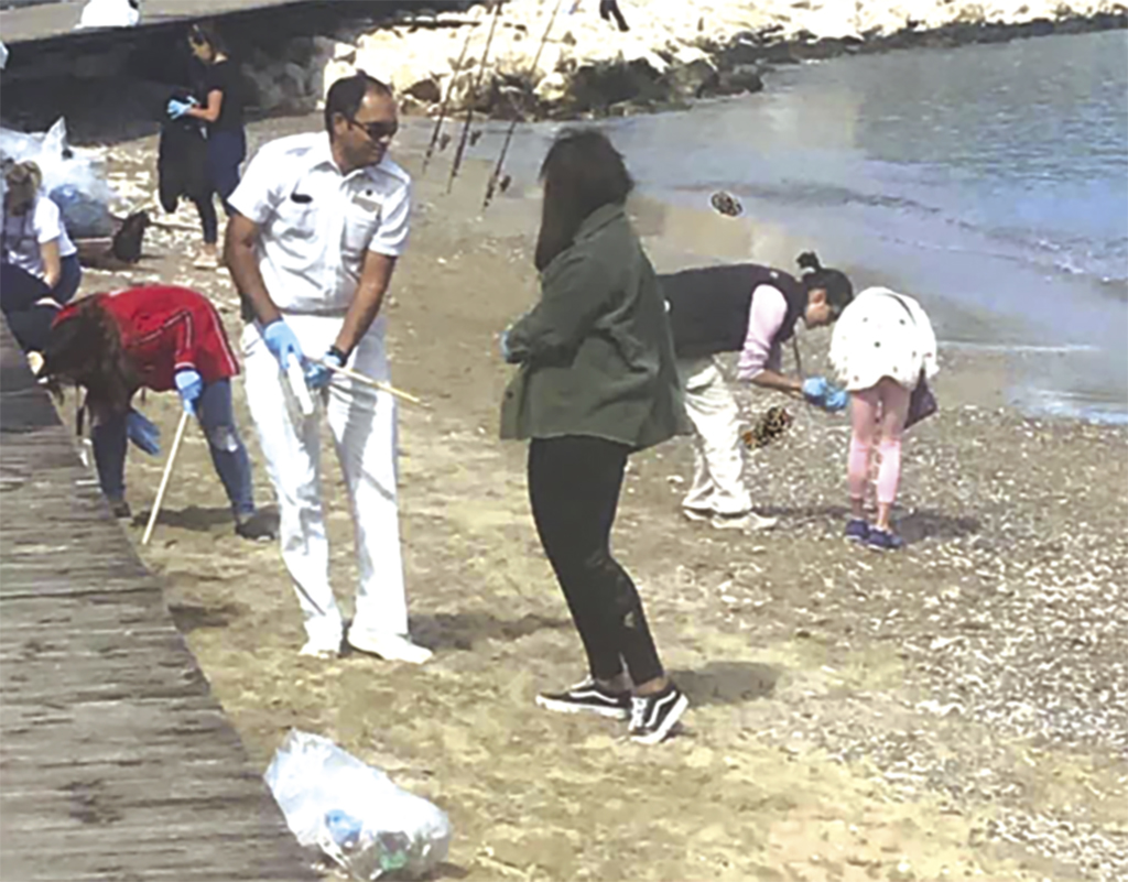 τουριστες σκουπιδια