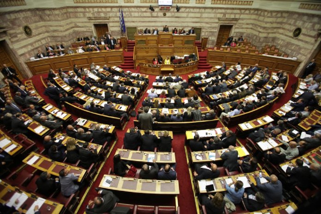 ΒΟΥΛΗ- ΠΟΔΟΣΦΑΙΡΟ- ΑΝΑΔΙΑΡΘΡΩΣΗ
