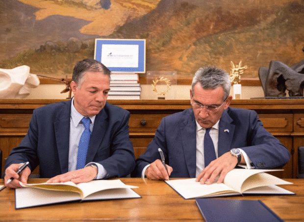 Μνημόνιο Συνεργασίας υπέγραψαν ο Περιφερειάρχης Γ. Χατζημάρκος και ο Γερουσιαστής του Rhode Island, Λεωνίδας Ραπτάκης