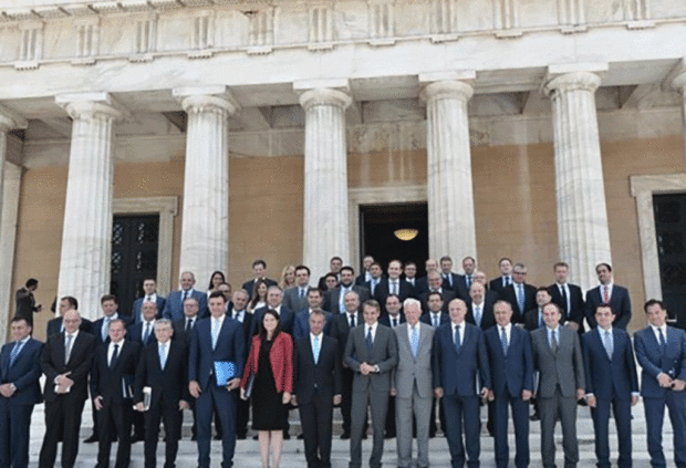Η οικογενειακή φωτογραφία του νέου υπουργικού συμβουλίου