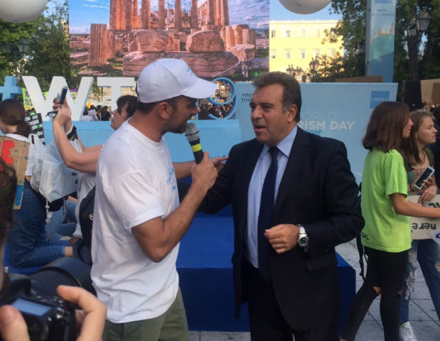 Εορτασμός παγκόσμιας ημέρας τουρισμού στο Σύνταγμα-Μηνύματα Θεοχάρη-Κόνσολα