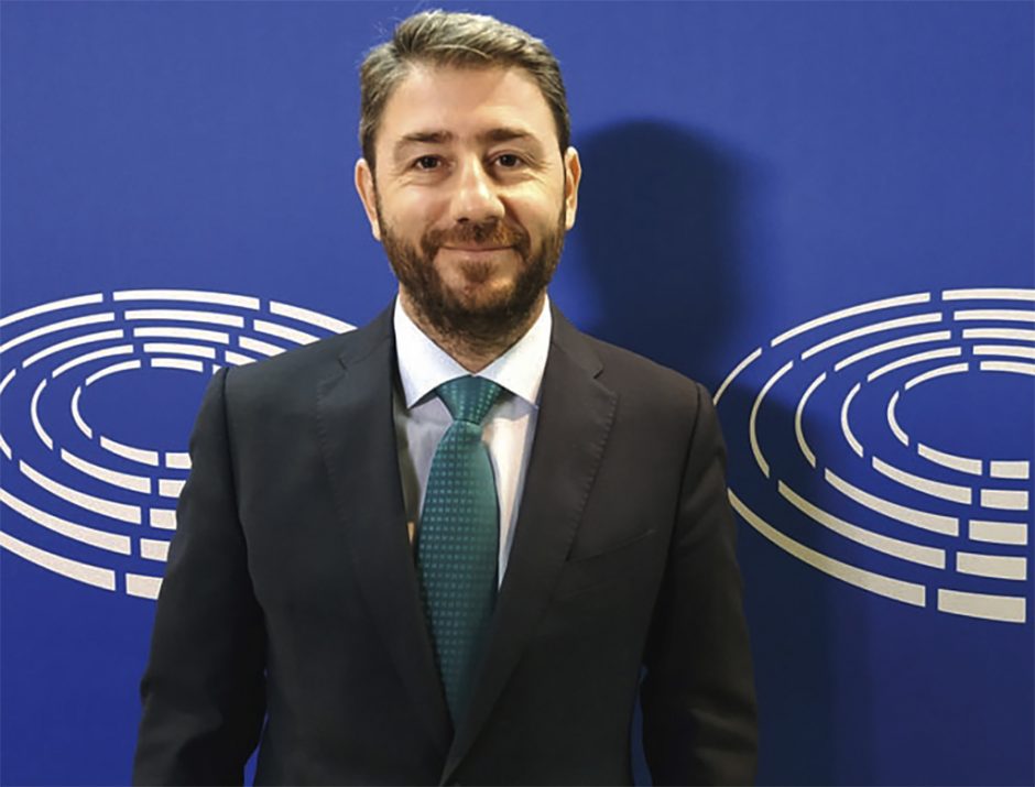 νικος ανδρουλακης