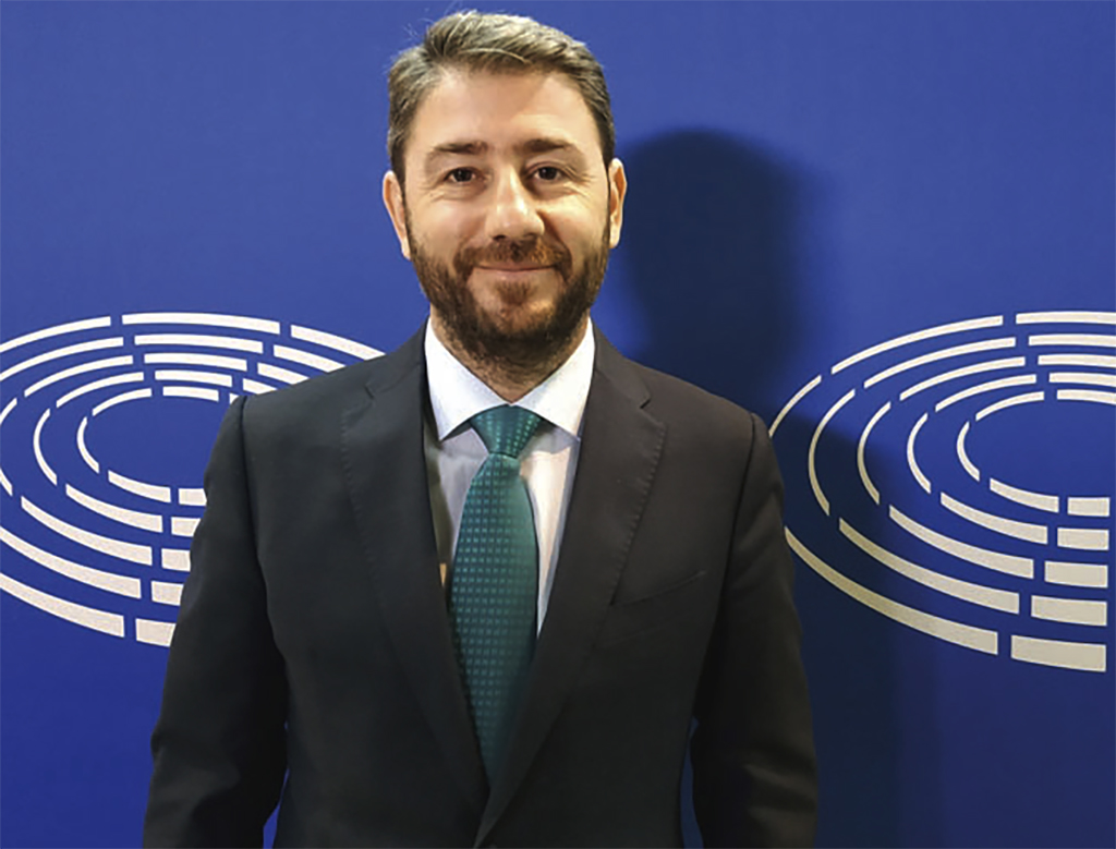 νικος ανδρουλακης